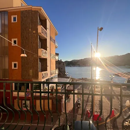 Gold, Sea View, With Private Garage Lejlighed